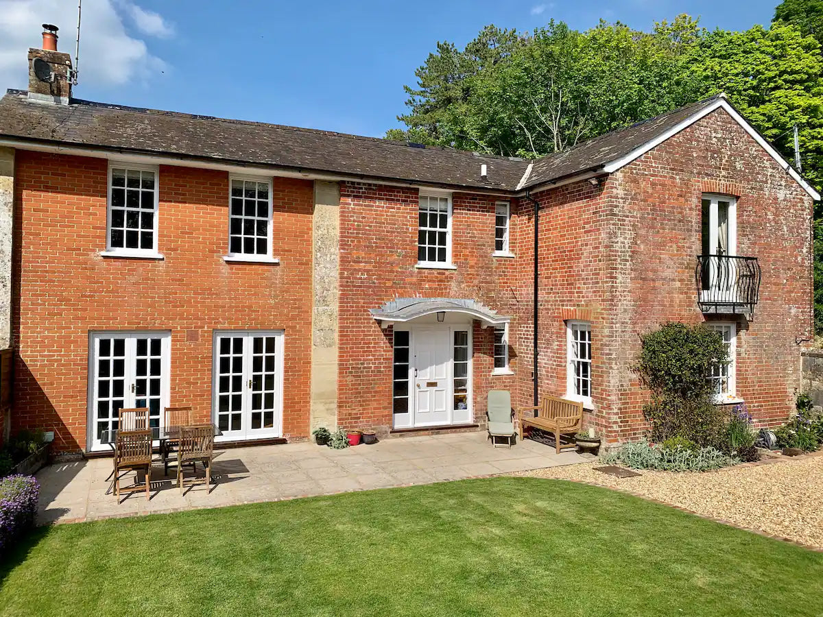 Outside view of Glebe House short term rental